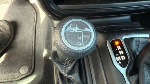 Used 2024 Jeep Wrangler Sport image 16
