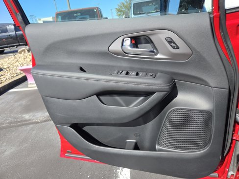 New 2025 Chrysler Pacifica Select image 61