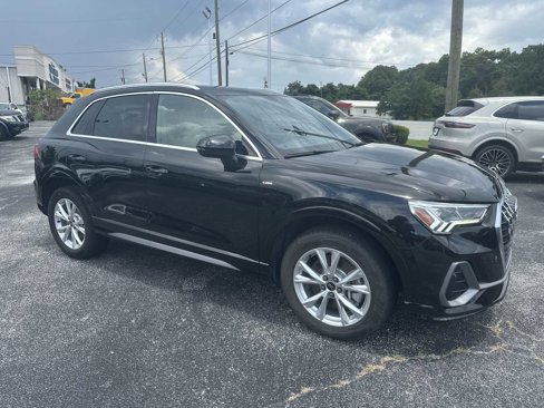 Used 2024 Audi Q3 2.0T Premium image 1