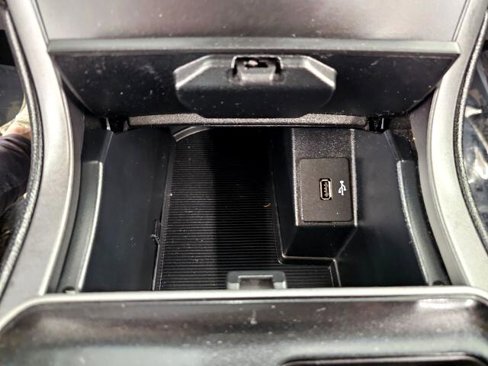 Used 2019 Ford Edge SE image 19