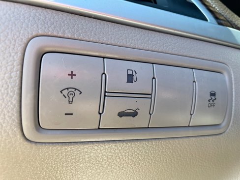 Used 2015 Hyundai Genesis 3.8 image 17