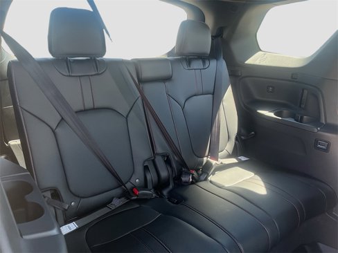 Used 2025 Honda Pilot TrailSport image 27