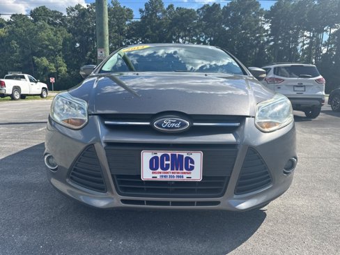 Used 2014 Ford Focus SE w/ Equipment Group 201A image 2
