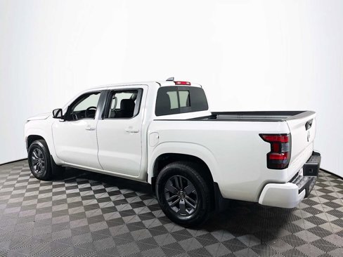 Used 2025 Nissan Frontier SV w/ SV Convenience Package image 6