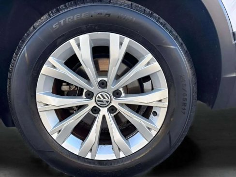 Used 2019 Volkswagen Tiguan S image 31