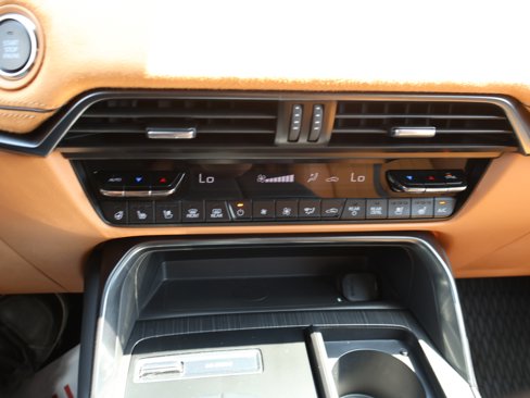 Certified 2025 MAZDA CX-70 3.3 Turbo S w/ Premium Plus image 30