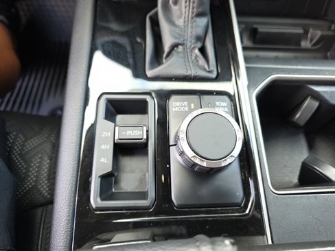 Used 2023 Toyota Tundra Limited image 25