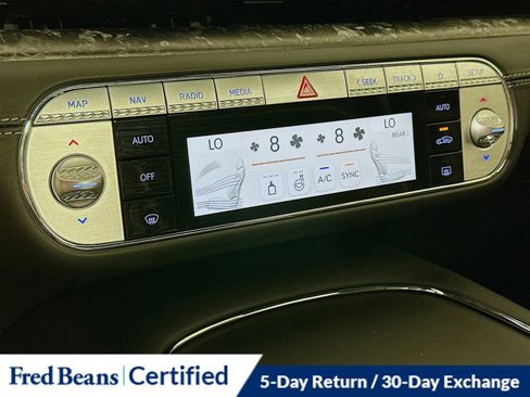 Used 2025 Genesis G90 3.5T image 18