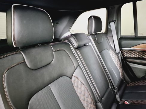 Used 2024 Jeep Grand Cherokee Summit w/ Luxury Tech Group V image 12