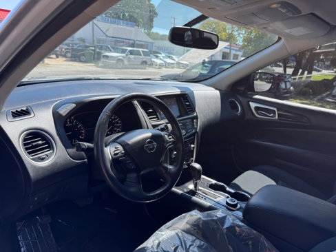 Used 2019 Nissan Pathfinder SV image 22
