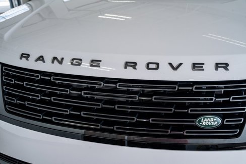 Used 2025 Land Rover Range Rover Long Wheelbase Autobiography image 17