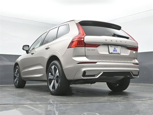 Used 2024 Volvo XC60 T8 Plus w/ Protection Package Premier image 41