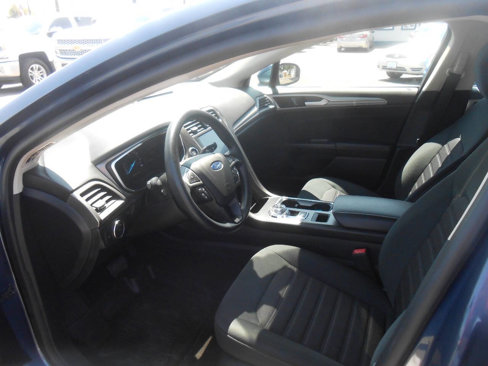 Used 2019 Ford Fusion SE image 12