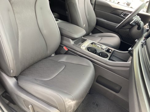New 2026 Kia Carnival SX image 8