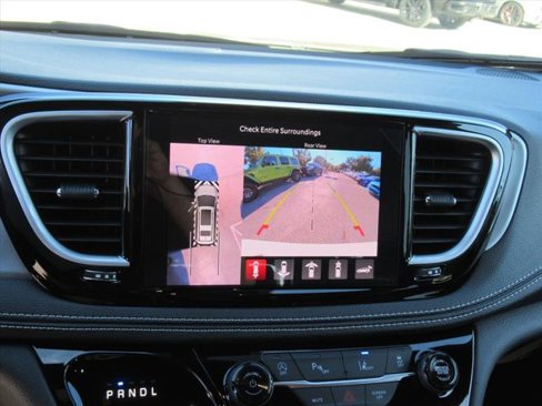 New 2026 Chrysler Pacifica Limited w/ S Appearance Package image 24