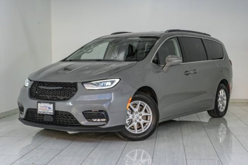 Used 2022 Chrysler Pacifica Touring-L image 4