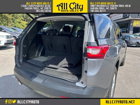 Used 2018 Chevrolet Traverse LT image 32