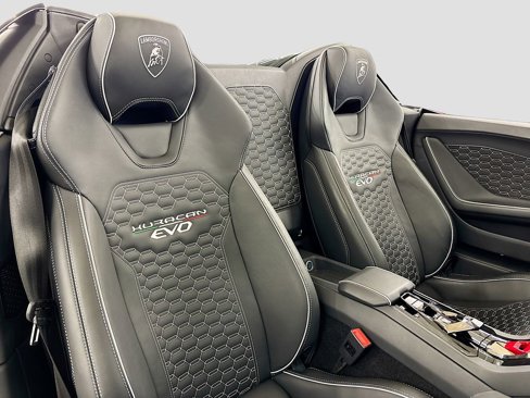 Used 2022 Lamborghini Huracan EVO image 20