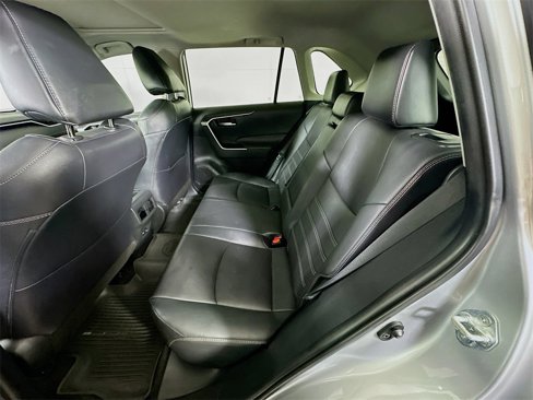 Used 2021 Toyota RAV4 XLE Premium image 13