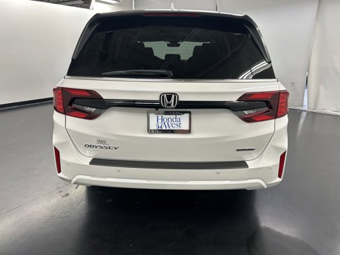 New 2026 Honda Odyssey Touring image 10