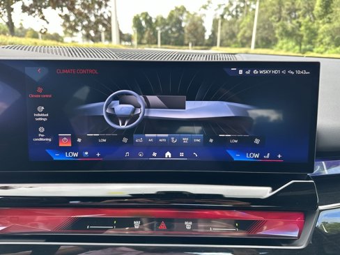 New 2026 BMW 550e xDrive w/ Executive Package image 23