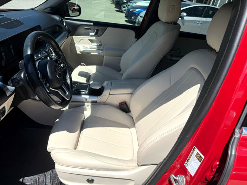 Used 2023 Mercedes-Benz GLB 250 4MATIC image 9