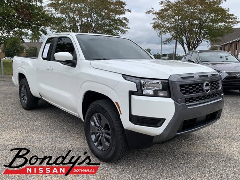 Used 2025 Nissan Frontier SV image 1