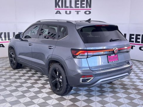 Used 2025 Volkswagen Taos SEL image 5