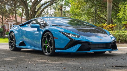 Used 2024 Lamborghini Huracan Tecnica image 3