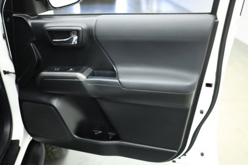 Used 2022 Toyota Tacoma TRD Off-Road image 44