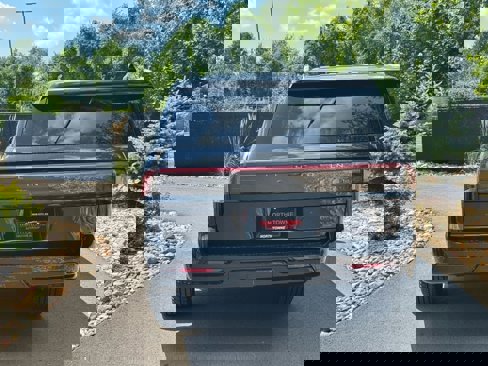 New 2025 Lincoln Navigator L Reserve image 4