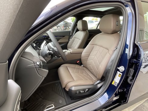 New 2026 BMW 550e xDrive image 11