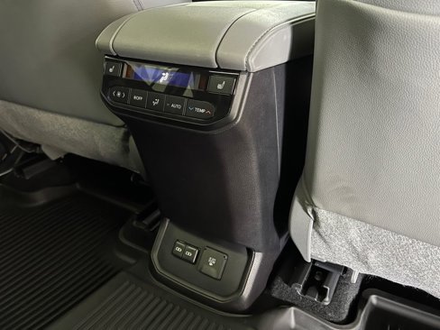Certified 2022 Toyota Highlander Platinum image 19