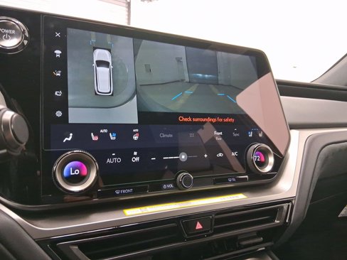 New 2025 Lexus TX 500h AWD image 24