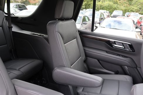 Used 2025 Chevrolet Tahoe Z71 w/ Comfort Package image 17