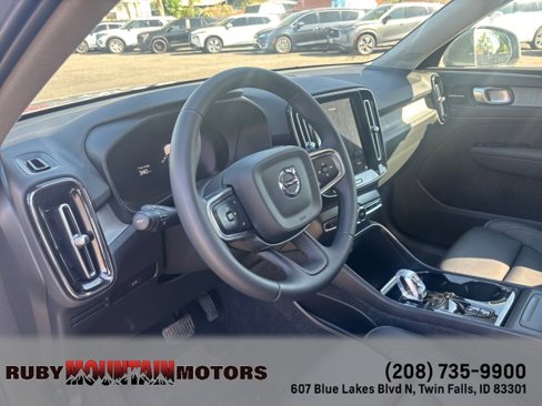 Used 2024 Volvo XC40 B5 Ultimate w/ Protection Package Premier image 13