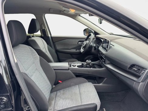 Used 2023 Nissan Rogue SV image 10