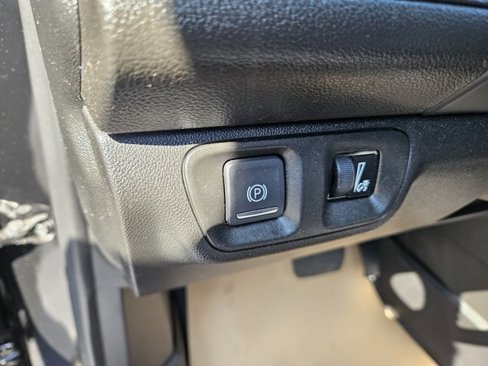 Certified 2023 GMC Acadia SLE w/ Driver Convenience Package image 21