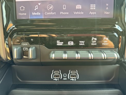 New 2026 RAM 2500 Laramie w/ Sport Appearance Package image 8