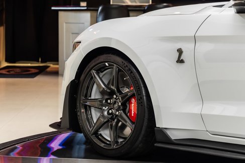 Used 2021 Ford Mustang Shelby GT500 w/ Carbon Fiber Track Pack image 36