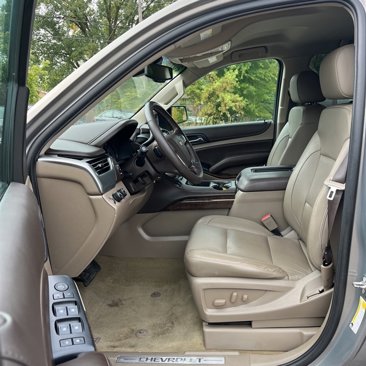 Used 2018 Chevrolet Suburban LT image 4