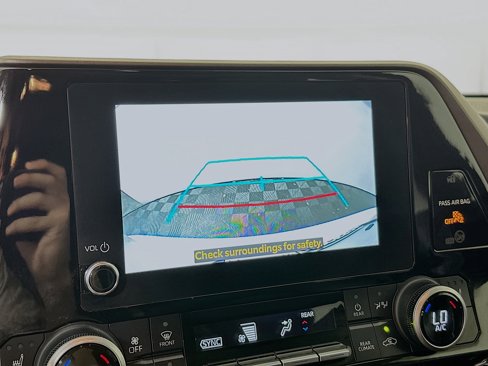 Used 2023 Toyota Highlander XLE image 23