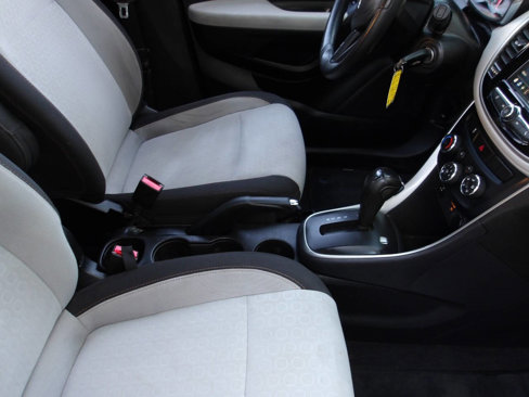 Used 2019 Chevrolet Trax LS w/ Tint and Cruise Package image 18