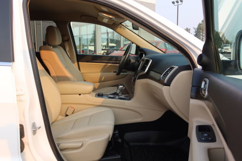 Used 2019 Jeep Grand Cherokee Laredo image 19