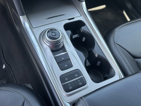Used 2024 Ford Explorer Limited image 38