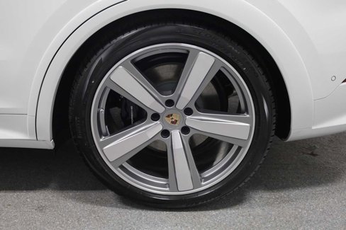 New 2025 Porsche Cayenne GTS image 38