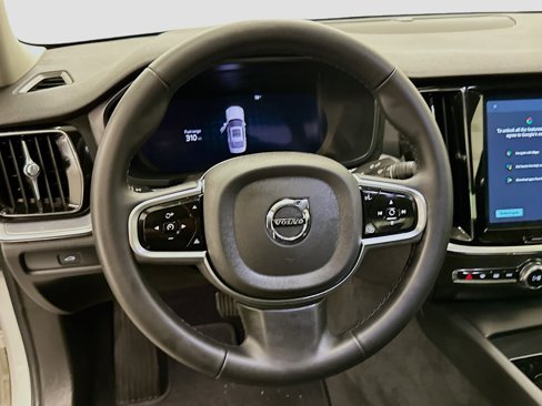Used 2025 Volvo S60 B5 Core image 18