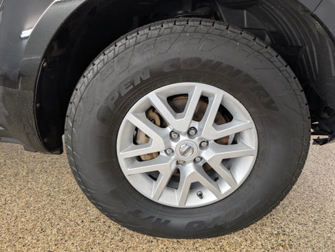 Used 2018 Nissan Frontier SV image 17