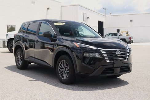 Used 2024 Nissan Rogue S image 3
