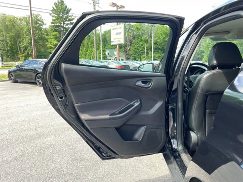 Used 2016 Ford Focus SE w/ Equipment Group 201A image 30